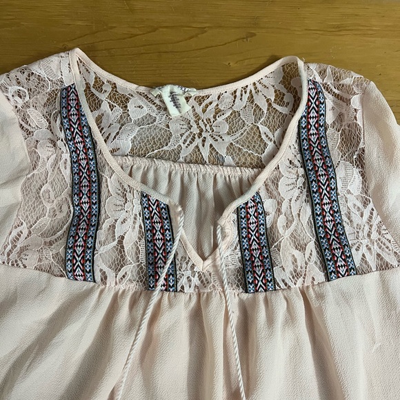 So Lg Miley and Molly baby pink, flowy, blouse - Picture 2 of 3